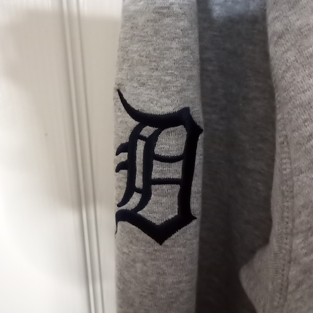 New Era Gray Athletic Sweatshirt Detroit Tigers 2XLT - Picture 5 of 8